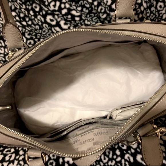 NWT, MK, Michael Kors, Large Saffiano Leather Studded Satchel/Cb, Pearl Grey!! - Picture 8 of 9